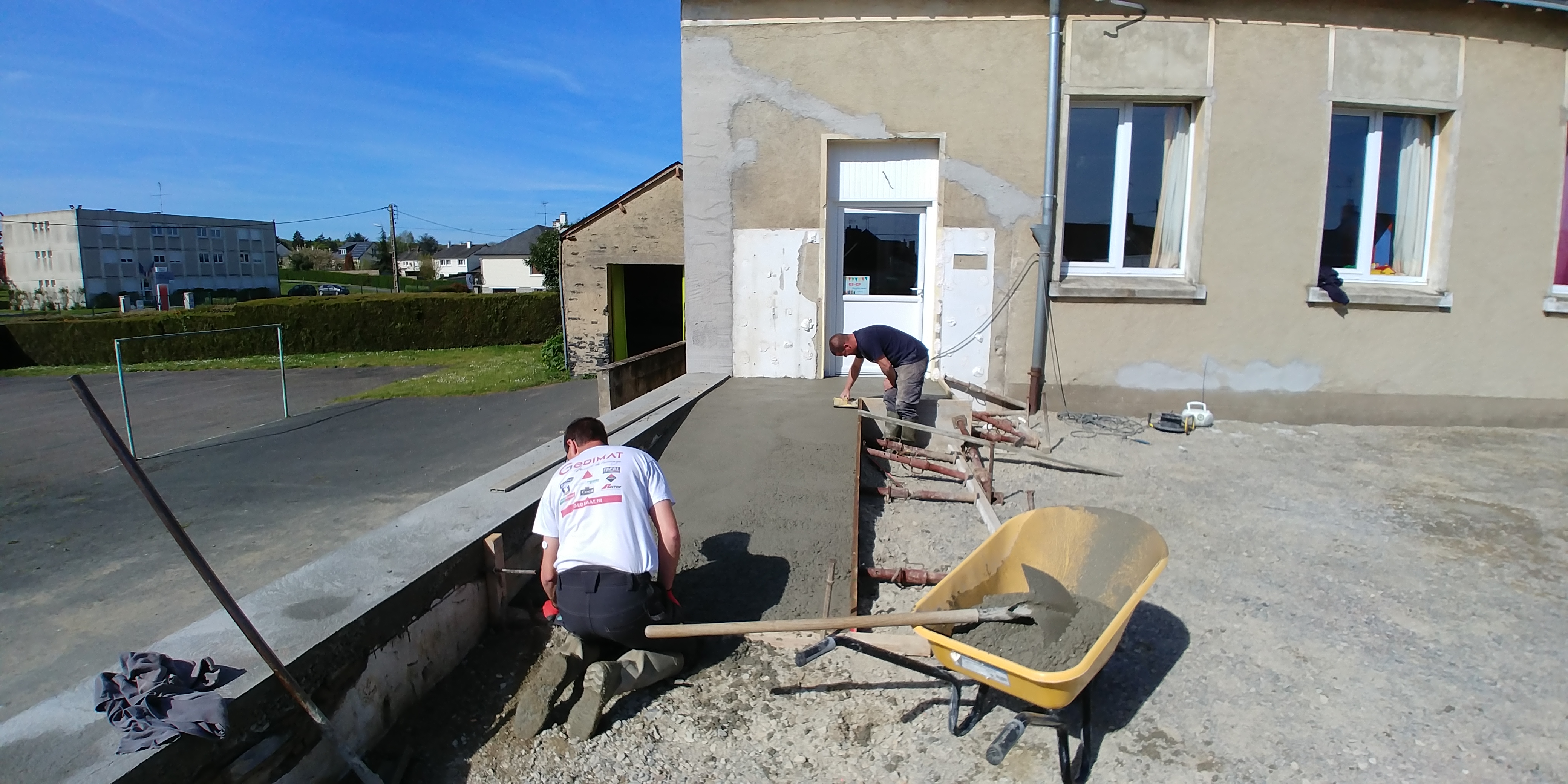 Les maçons à l’ouvrage